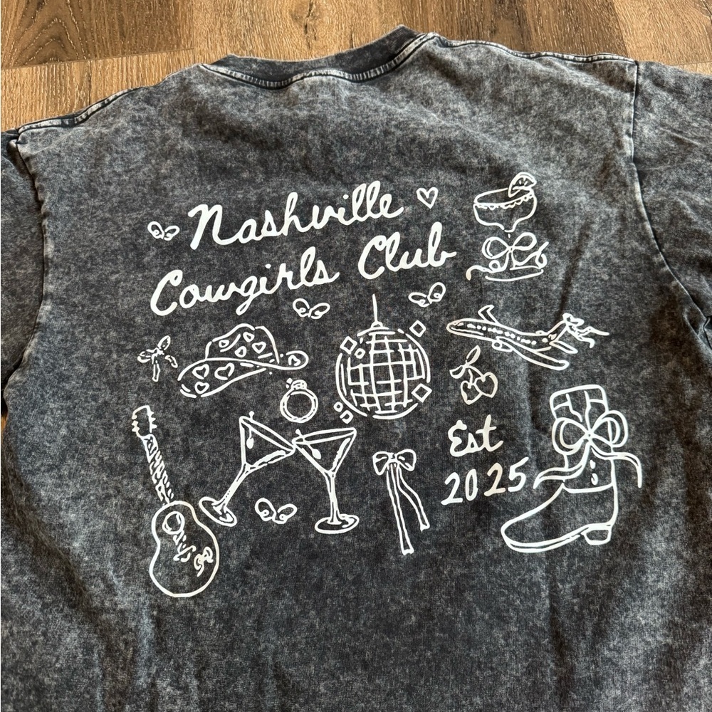 Nashville Cowgirls Club Tee, women’s size medium - Picture 7 of 7